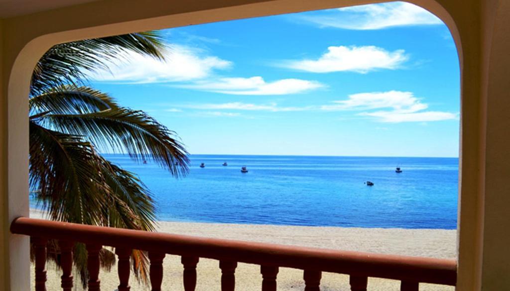 Hotel Playa Del Sol لوس باريليس الغرفة الصورة