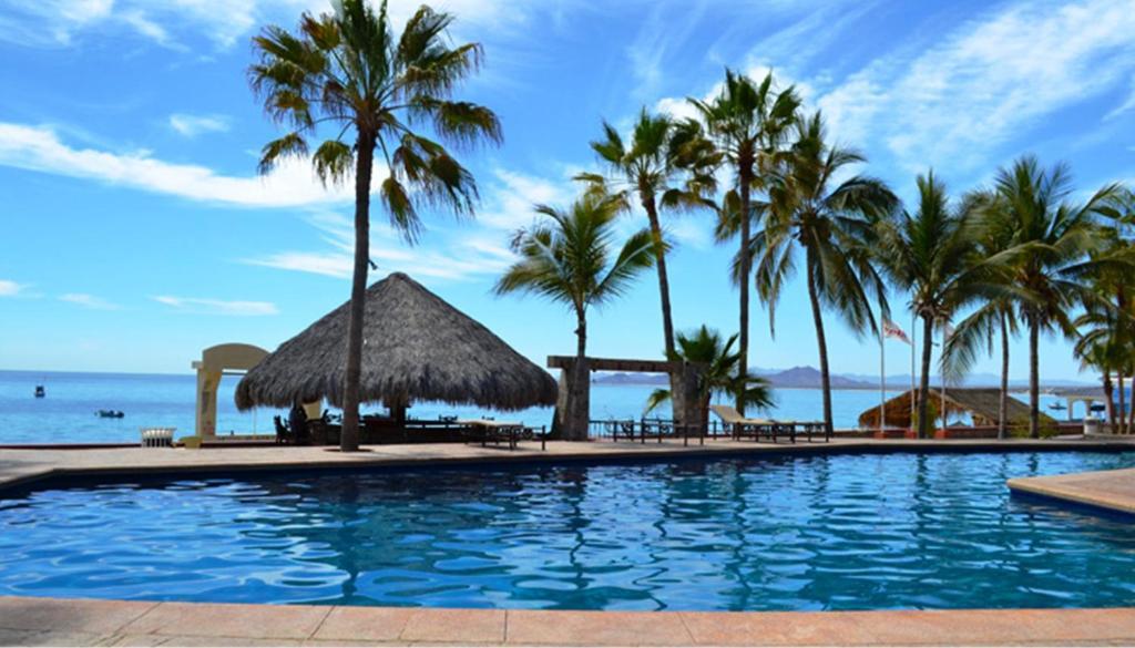 Hotel Playa Del Sol لوس باريليس المظهر الخارجي الصورة