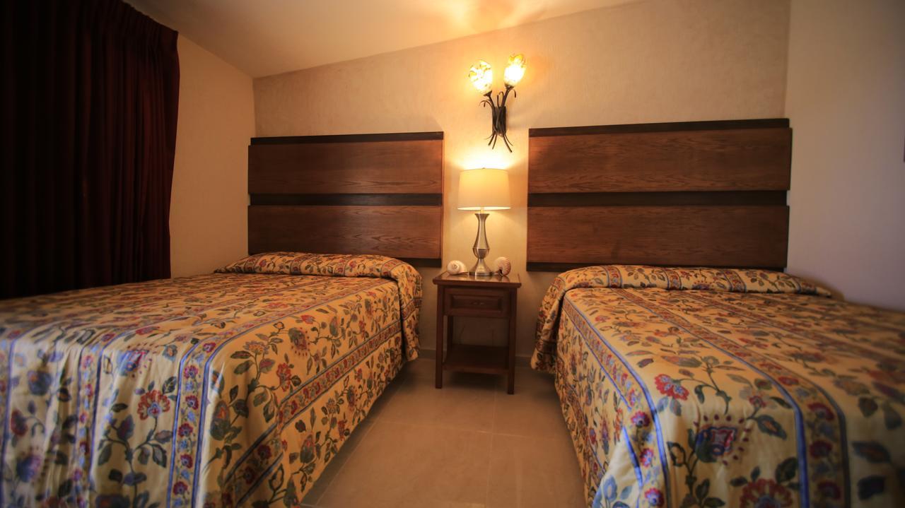 Hotel Playa Del Sol لوس باريليس المظهر الخارجي الصورة