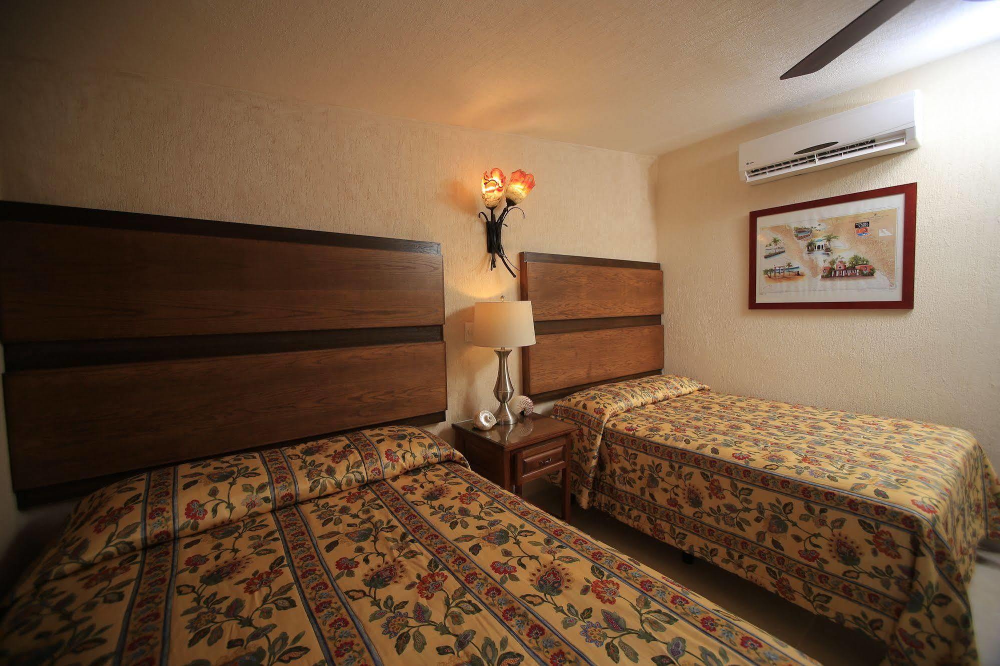 Hotel Playa Del Sol لوس باريليس المظهر الخارجي الصورة